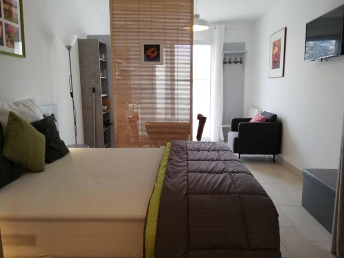 33 Ter Bon Pied A Terre Apartment La Rochelle  Bagian luar foto